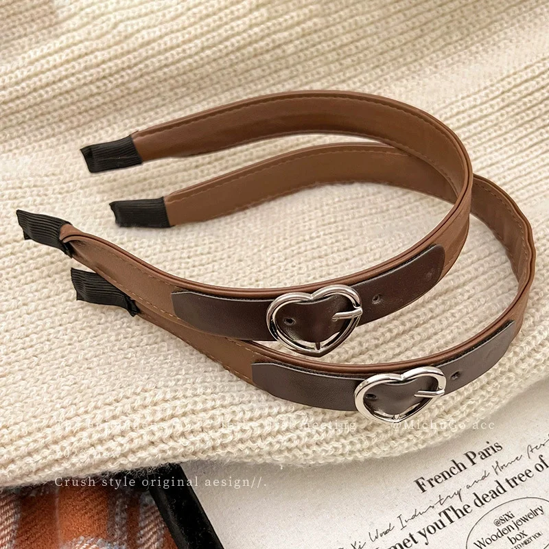 Kaffeefarbene Gürtelschnalle, Liebes-Stirnband für Damen, hohes Totenkopf-Top-Haarband, Maillard-Kopfbedeckung, modisches PU-Leder-Haar-Accessoire – Detail 2