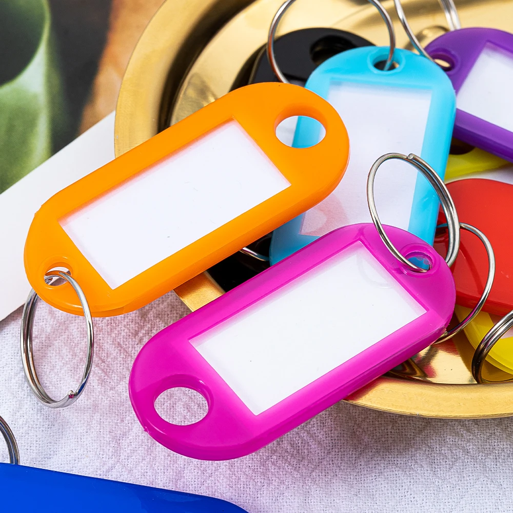 10 szt. 50 szt. Kolorowe plastikowe zawieszki na klucze z możliwością pisania, z kółkiem do zawieszenia, do kategorizacji, do samodzielnego tworzenia breloczków, numerów, imion, etykiet na bagaż — 2