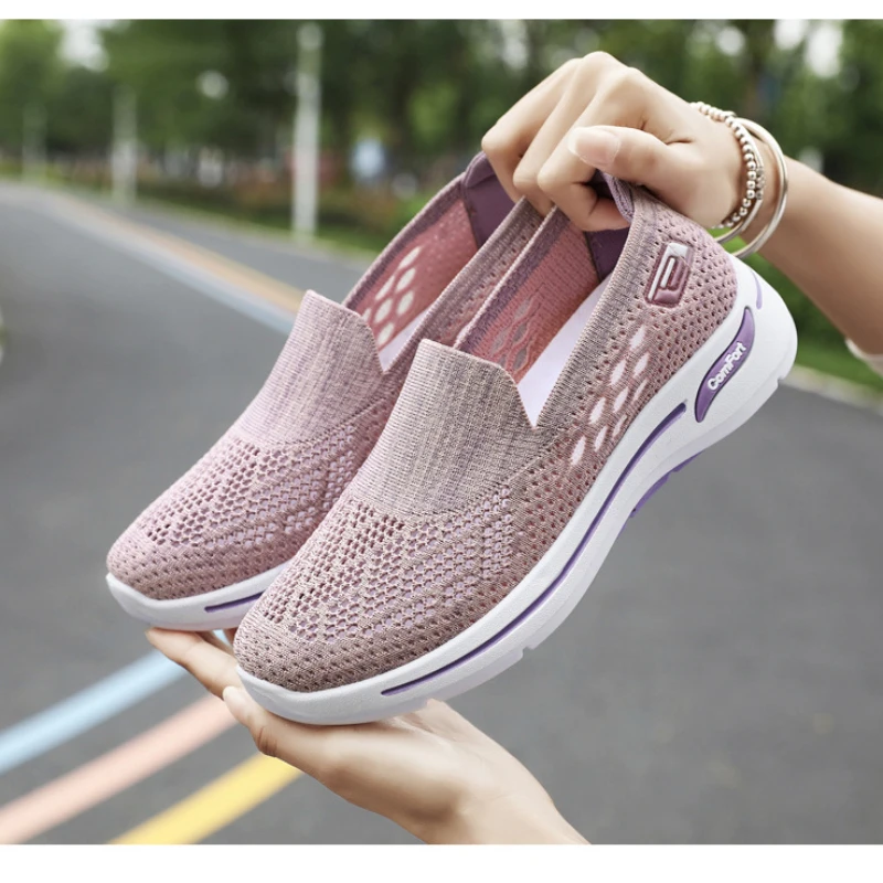 2024 Spring New Mesh Women\'s Running Shoes Breathable Casual Single Shoes Old Beijing Cloth Shoes Mainland China