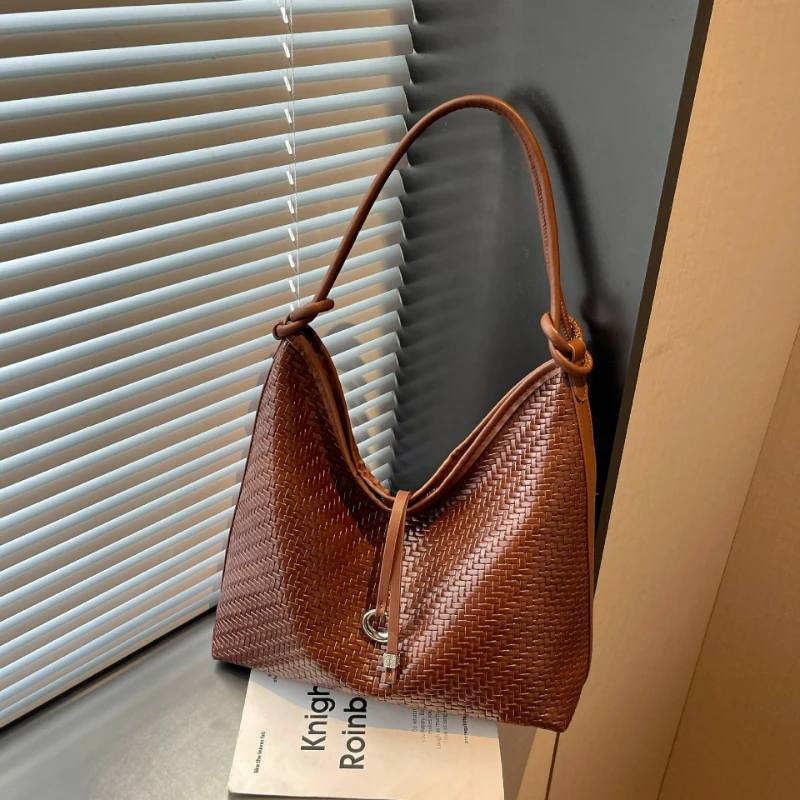 New Soft PU Woven Tote Bag for Women Vintage Fashion Shoulder Dumpling Bag Commuting Large Capacity Casual Simple Handbag
