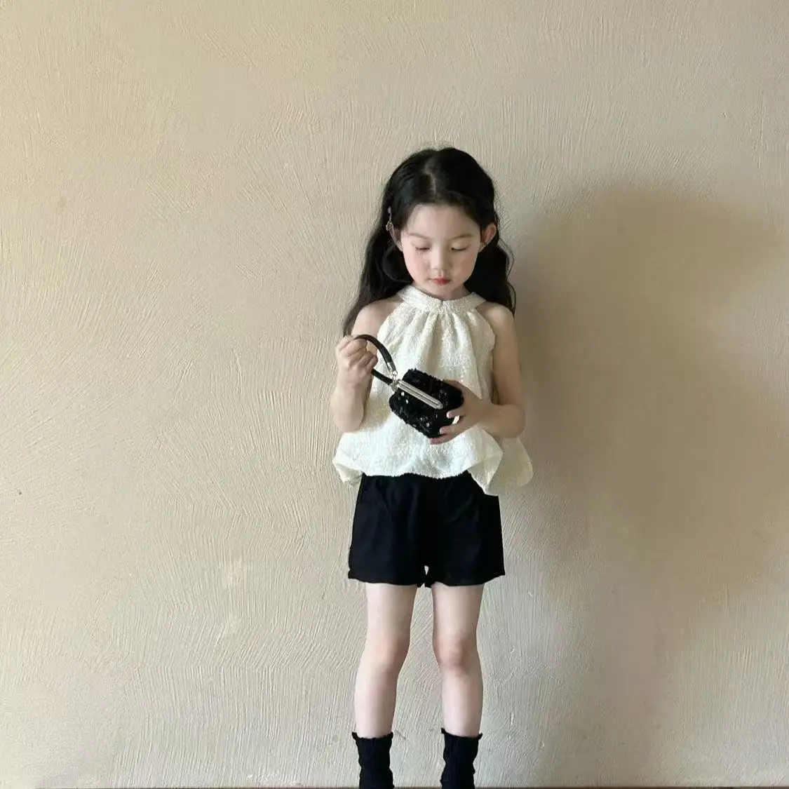 

Girls' Summer Western style Hanging Neck Vest Set 2025 New Style Small Fragrant Style Strap Top Shorts Two Piece Set