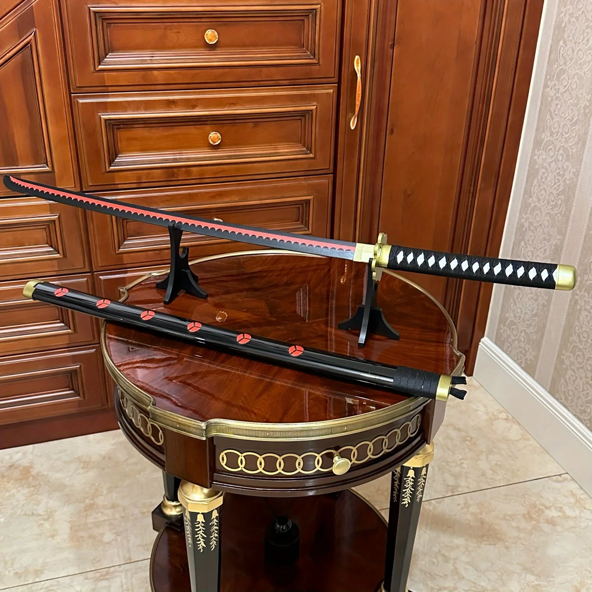 ดาบคาตานะไม้โรโรโนอา โซโล ขนาด 39.3 นิ้ว ดาบซามูไรแท้ ดาบนินจา คาตานะญี่ปุ่น ดาบซับเร ของเล่นคอสเพลย์ อุปกรณ์ประกอบฉาก