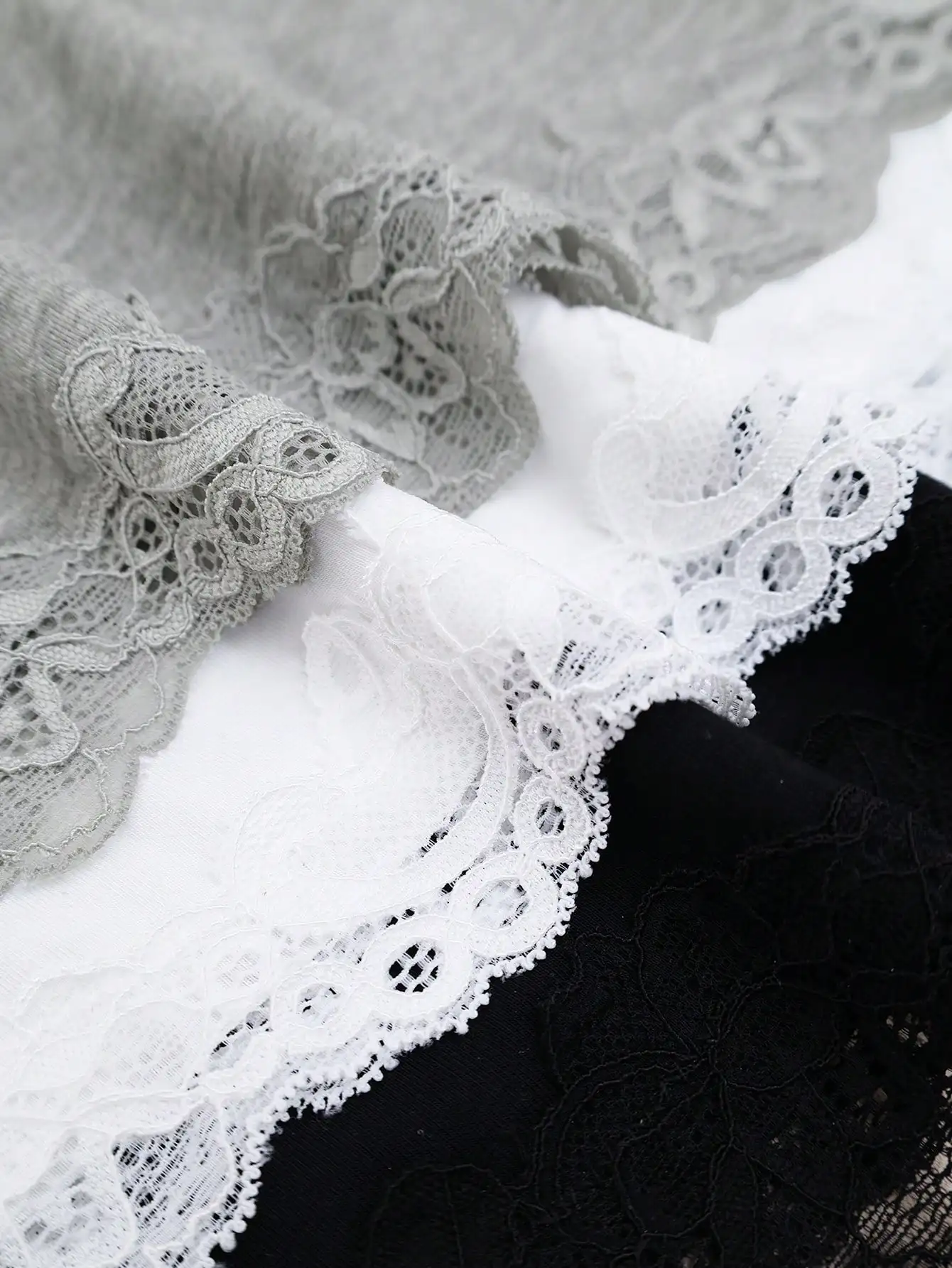3er-Pack Mehrfarbige Damen-Spitzen-Cami-Tops mit V-Ausschnitt und Spaghettiträgern, schmal geschnitten, lang, Sommer 2026, Basic, lässig, einfarbig, ärmellos – Detail 5