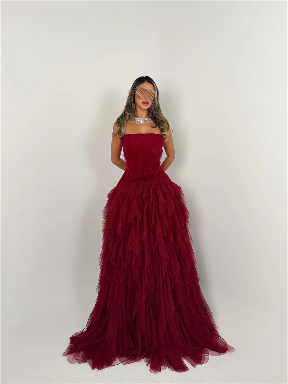 

Customized Simple Red Organza Evening Dress Formal Strapless Sleeveless Celebrity Gowns Sexy A-Line Court Train Cocktail Dresses