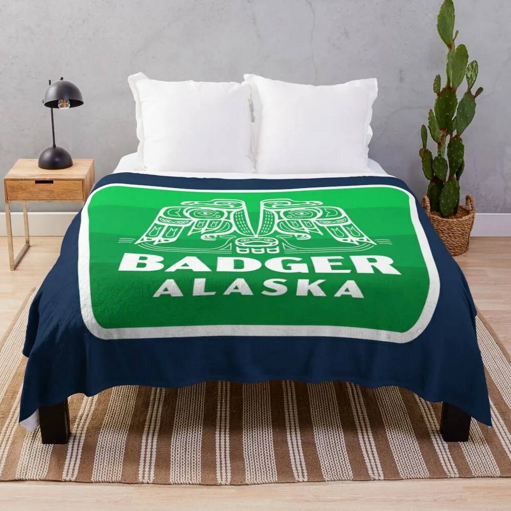 Badger Alaska Retro Bird Badge (Green) Throw Blanket Picnic Decorative Sofa Plush Blankets