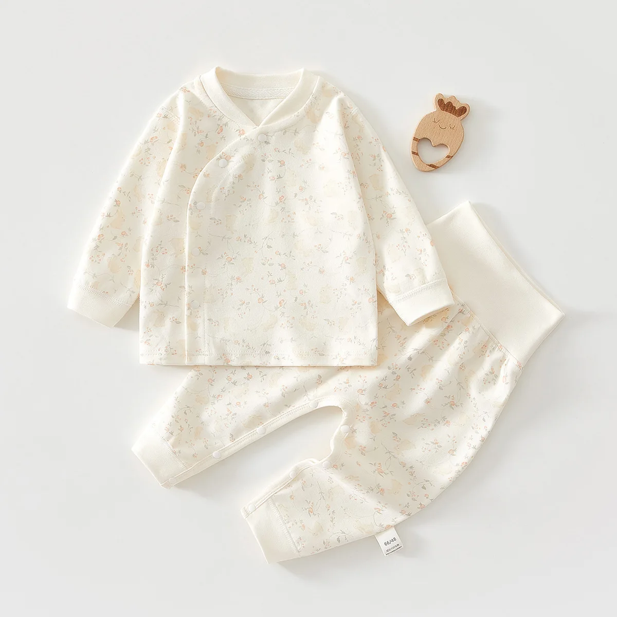 طقم ملابس داخلية للأطفال ملابس الخريف والشتاء لحديثي الولادة من القطن الخالص بفتحة سفلية عالية الخصر ملابس أطفال للرجال والنساء طقم من قطعتين