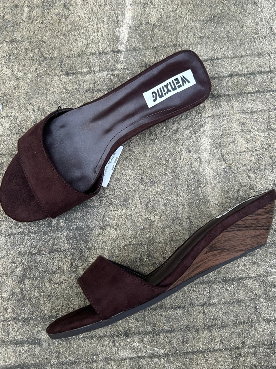 

Модные женские шлепанцы с открытым носком на плоской подошве, повседневные сандалии без застежек, удобные универсальные слипоны для улицы, лето 2025