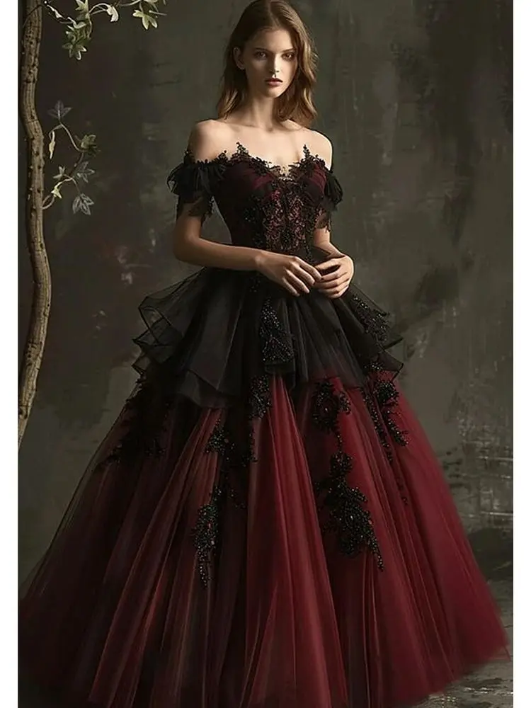 Shwaepepty Burgunderrotes und schwarzes Gothic-Hochzeitskleid für die Braut, schulterfrei, kurze Ärmel, Applikationen, Perlen, A-Linie, individuelles Brautkleid 3