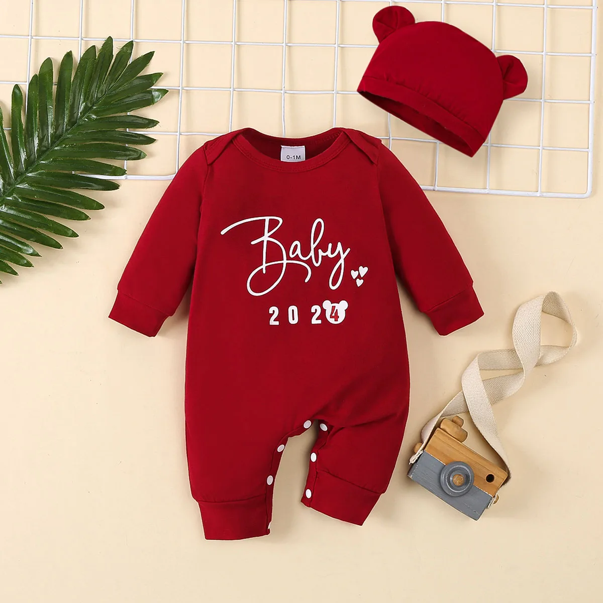Baby boy English printed round neck long sleeved (including hat) jumpsuit pants