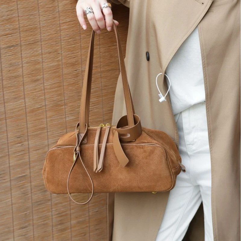 

Женская высококачественная замшевая сумка на плечо из натуральной кожи, простая повседневная однотонная сумка, зимний тренд, универсальная роскошная сумка для боулинга