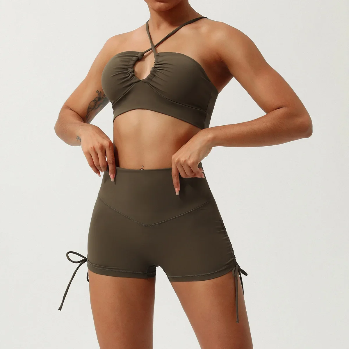 Conjunto de 2 piezas de Yoga, pantalones cortos de gimnasio, ropa de mujer, sujetadores deportivos calados, Tops de entrenamiento para mujer, ropa deportiva, pantalones cortos deportivos para Fitness, conjunto de gimnasio