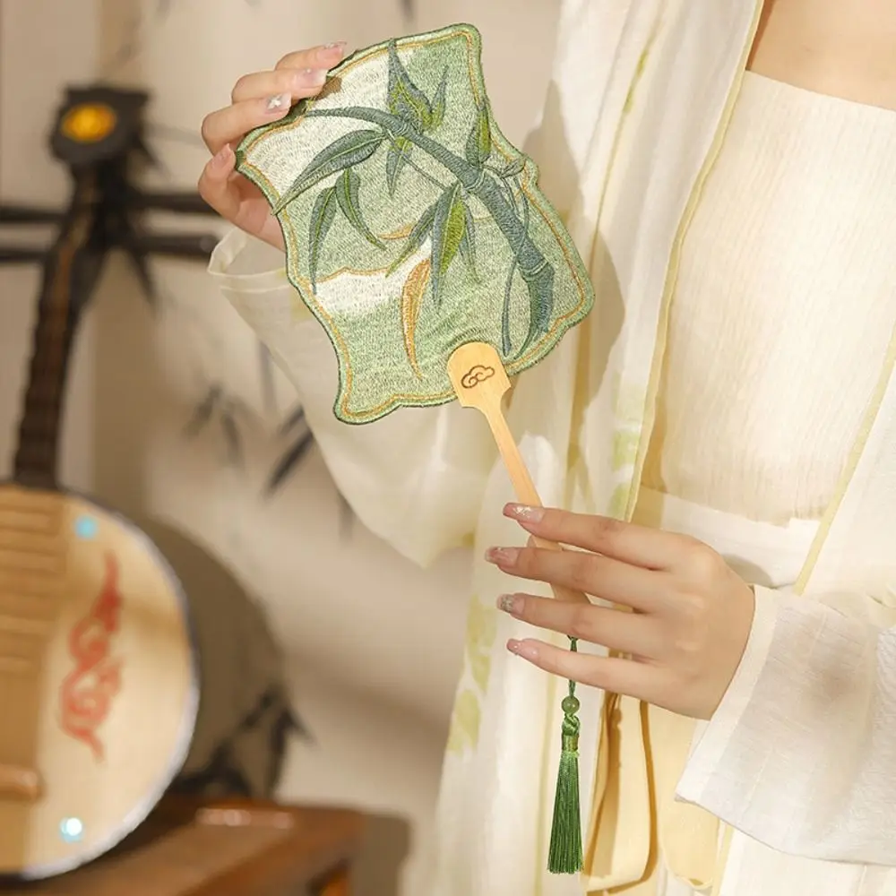 漢服ハンドヘルド刺繍ラウンドファンタッセルペンダント中国風ファン花形蓮グループファン写真撮影プロップ