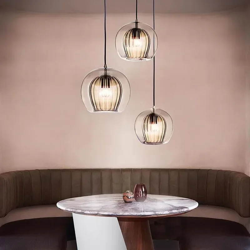 Lampe suspendue en verre au design moderne créatif, luminaire décoratif d'intérieur, idéal pour un salon, une salle à manger, une cuisine ou un chevet