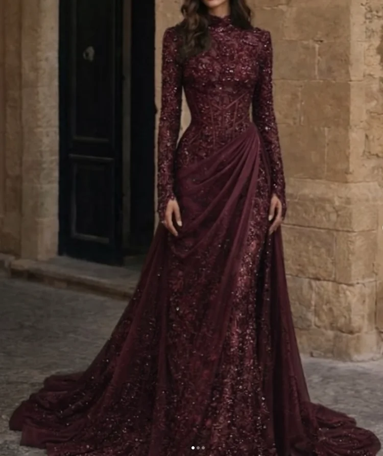 Glitzernde burgunderrote muslimische Abendkleider mit Rüschen und Glitzer-Spitze, langärmlig, maßgeschneidertes Ballkleid, Vestido de Festa, individuell gestaltet