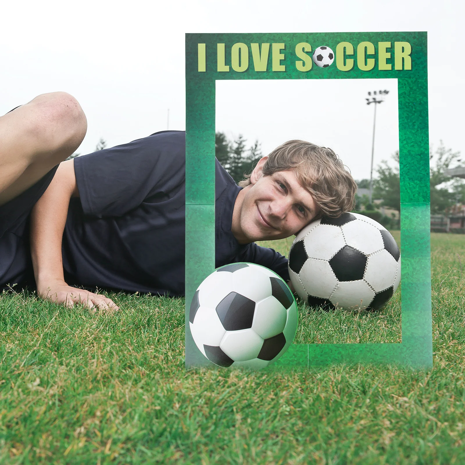 

2Pcs Football Party Decor Booth Props Paper Photo Frames Cost-Effective Picture Frames Photo Frame Prop Soccer Party Supplies