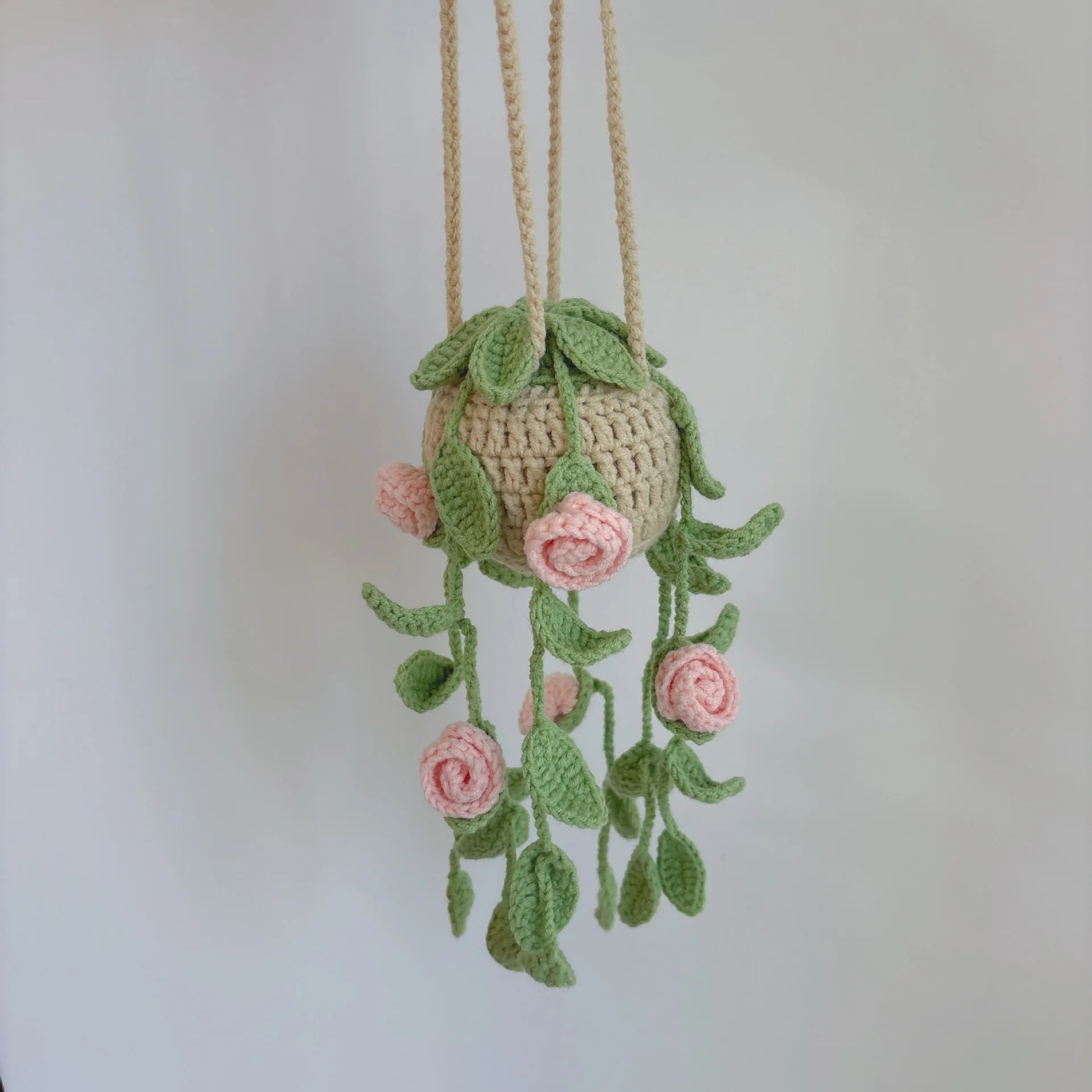 Liebevolle gehäkelte Blumen-Hängepflanze, handgewebter Auto-Spiegel-Anhänger, kreatives Strickblumen-Raumdekor-Geschenk – Detail 3