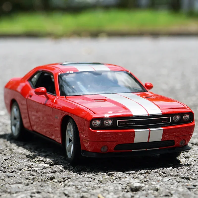 WELLY 1:24 DODGE Challenger SRT 2012 Alloy Sports Car Model Diecast Metal Toy Racing Muscle Car Model Collection Gifts