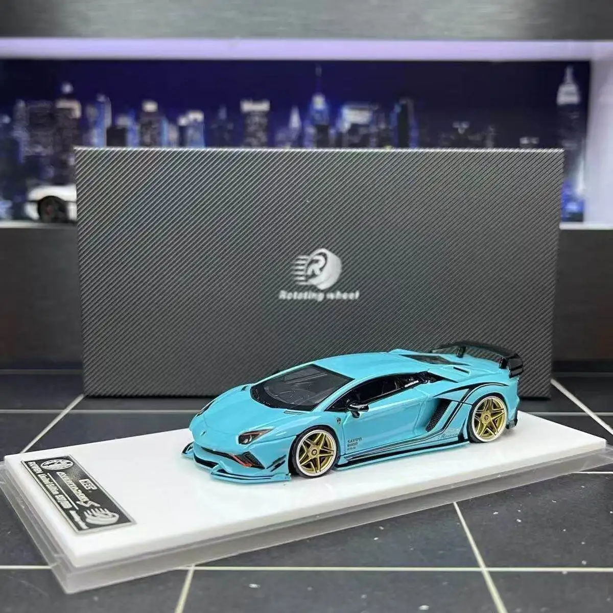 modele-de-voiture-en-alliage-lamborghini-aventador-s-a-l'echelle-1-64-diecast-rw
