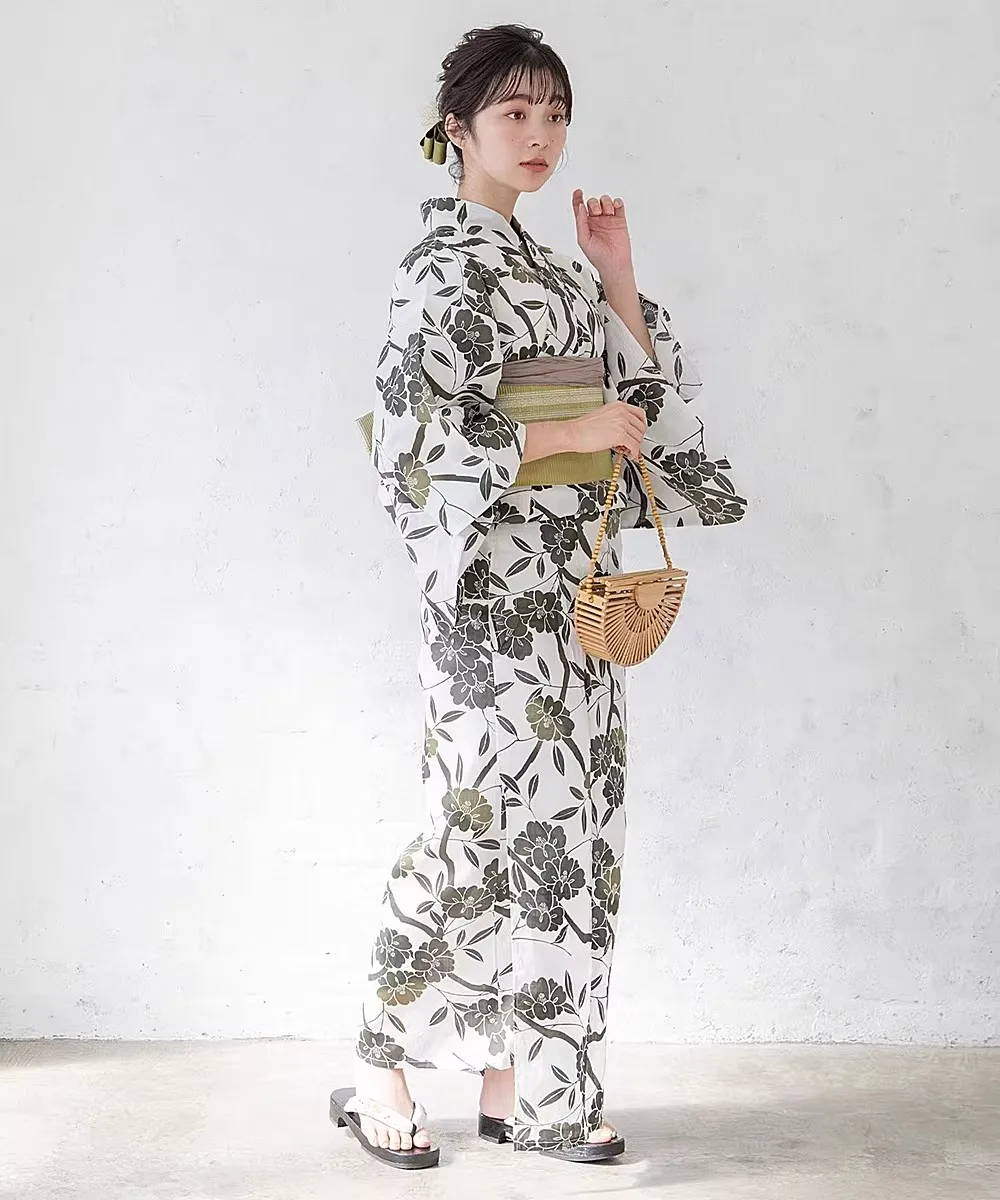 

Японская юката из хлопка и льна — традиционное официальное кимоно для женщин, культурное платье для косплея и путешествий