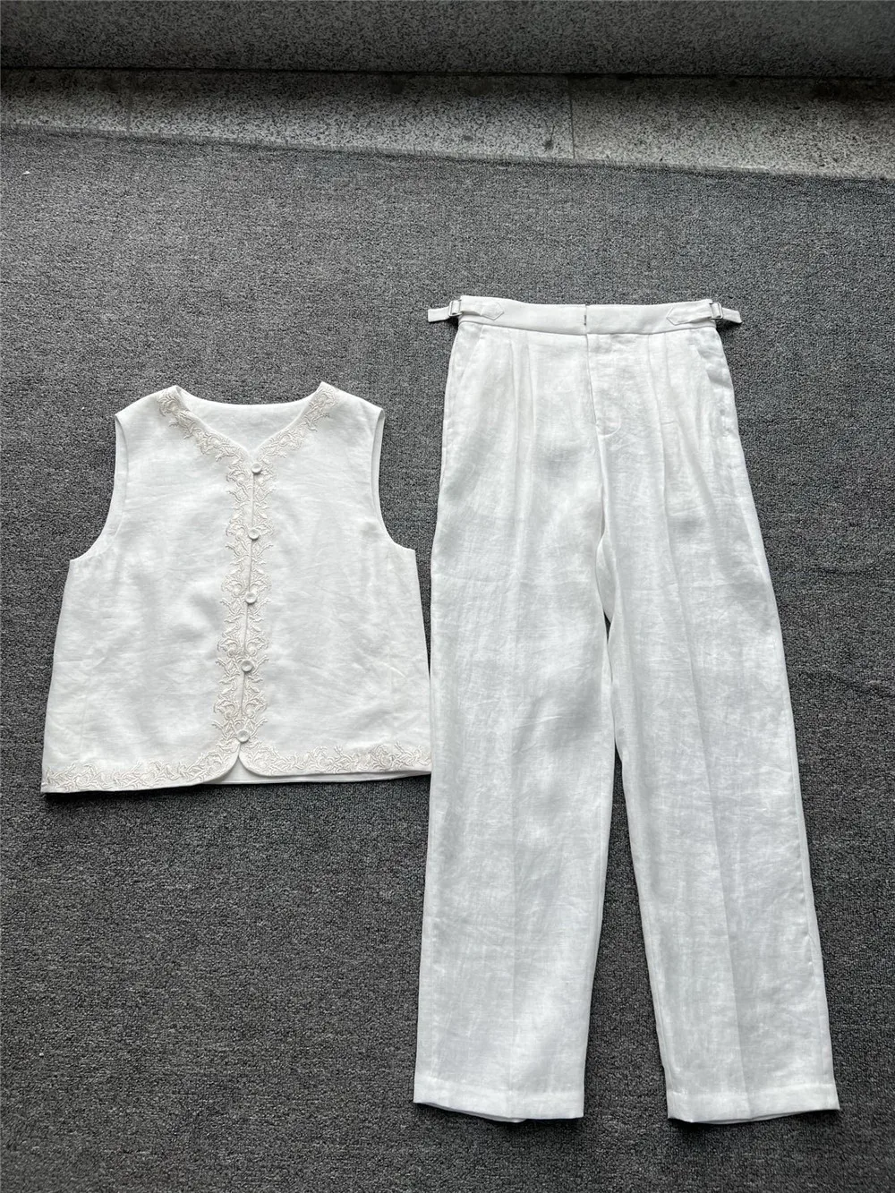 

2025 Summer Embroidered Sleeveless Vest/Casual Pants Women's Clothing 2-Piece Set