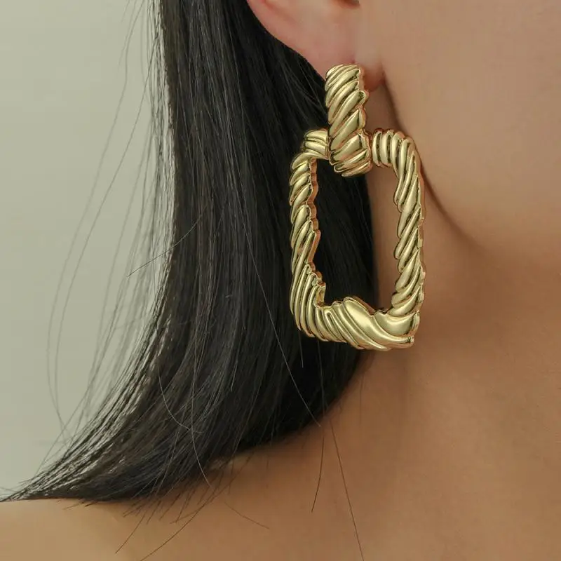 1/5PAIRS Gold Alloy Earrings High Quality Spiral Design Jewelry Jewelry Best Seller Geometry Statement Earrings Fashionable