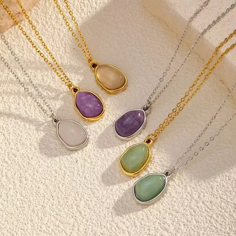 Charmante Ovale Bunte Stein-Halskette für Frauen Edelstahl Goldfarben Opal-Stein Anhänger-Halskette Wasserfester Schmuck Großhandel