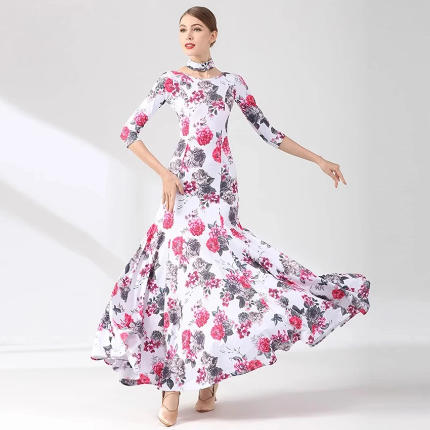 Nuovo abito da ballo standard con stampa floreale a mezze maniche per le donne Abito da ballo flamenco Valzer Costumi di danza spagnola Abito da ballo