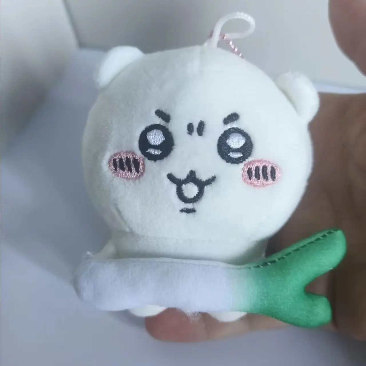 

Милая плюшевая подвеска Hatsune X Chiikawa, плюшевая кукла, американчи, маленькие восемь дней, лук Kawaii, подарок другу, подвеска на рюкзак