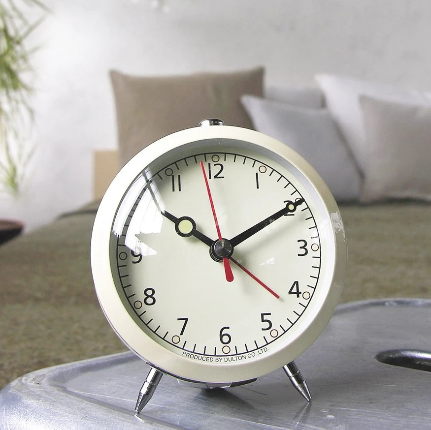 

Silent Retro Metal Small Alarm Clock, Quartz Movement Clock Pendulum Clock