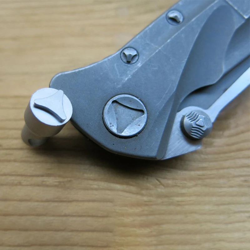 Π ΡΡΠΊΠ° Π½ΠΎΠΆΠ°, Π²ΠΈΠ½ΡΡ ΡΠΏΠΈΠ½Π΄Π΅Π»Ρ ΠΈΠ· Π½Π΅ΡΠΆΠ°Π²Π΅ΡΡΠ΅ΠΉ ΡΡΠ°Π»ΠΈ, ΠΈΠ½ΡΡΡΡΠΌΠ΅Π½Ρ Π΄Π»Ρ ΡΠ΄Π°Π»Π΅Π½ΠΈΡ Π³Π°Π΅ΡΠ½ΠΎΠ³ΠΎ ΠΊΠ»ΡΡΠ° Π΄Π»Ρ Microtech Kevin WildBoar Matrix Whaleshark DOC Delta Force Π ΡΡΠΊΠ° Π½ΠΎΠΆΠ°, Π²ΠΈΠ½ΡΡ ΡΠΏΠΈΠ½Π΄Π΅Π»Ρ ΠΈΠ· Π½Π΅ΡΠΆΠ°Π²Π΅ΡΡΠ΅ΠΉ ΡΡΠ°Π»ΠΈ, ΠΈΠ½ΡΡΡΡΠΌΠ΅Π½Ρ Π΄Π»Ρ ΡΠ΄Π°Π»Π΅Π½ΠΈΡ Π³Π°Π΅ΡΠ½ΠΎΠ³ΠΎ ΠΊΠ»ΡΡΠ° Π΄Π»Ρ Microtech Kevin WildBoar Matrix Whaleshark DOC Delta Force