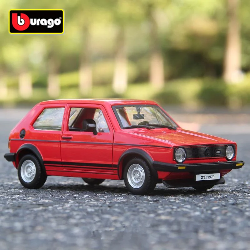 Bburago 1:24 1979 Volkswagen Golf Mk1 GTI Alloy Car Model Diecasts Metal Classic Sports Car Vehicles Model Simulation Kids Gifts