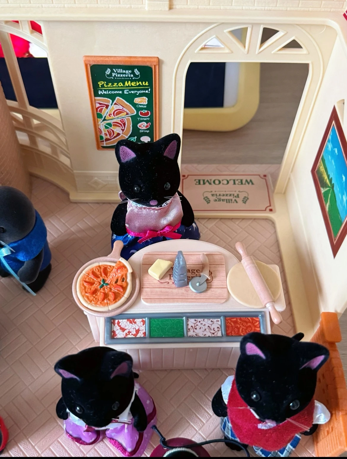 Original in Stock Sylvanian Families Anime Figure Midnight Cat Family Kawaii Sylvanian Family Room Collection Halloween Girl Toy