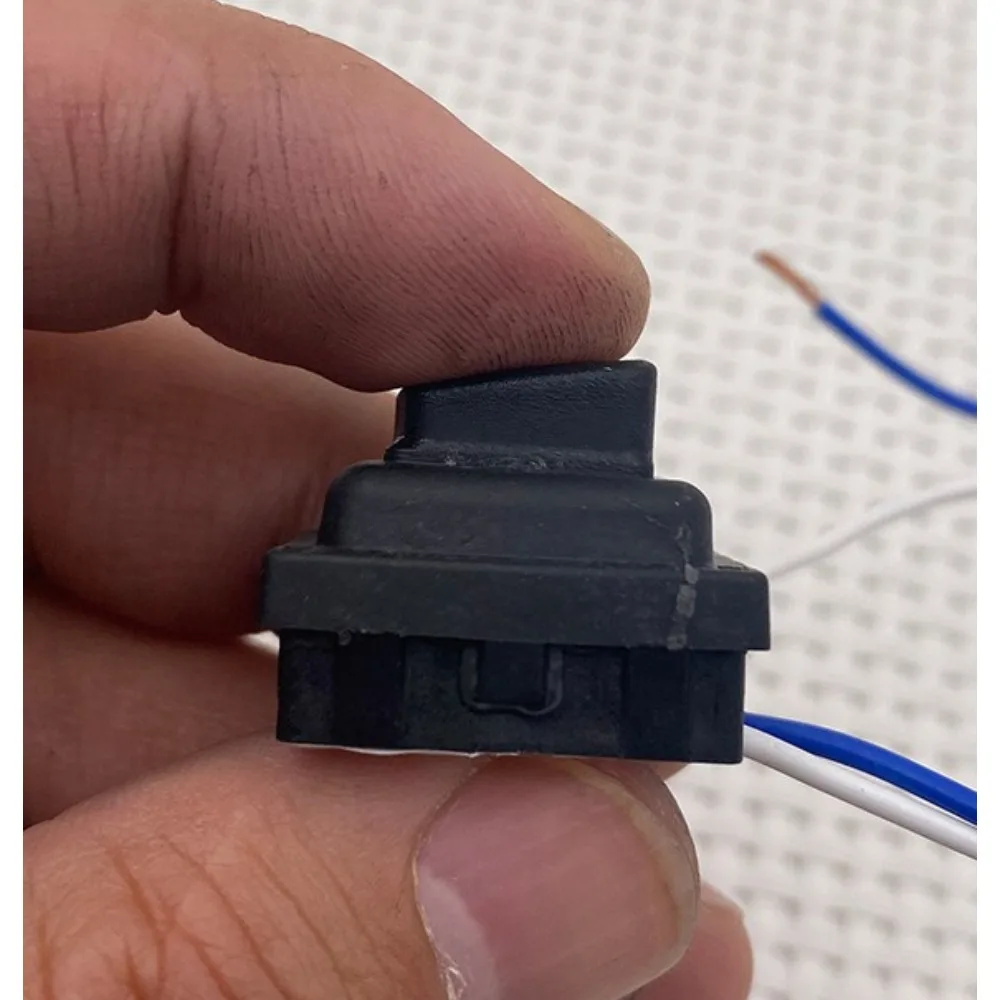 

For Hyundai Elantra AD Small Push-button Switch Front Right Inductor 82658-F2210 82658 F2210 82658F2210 1pc 2pcs Brand New