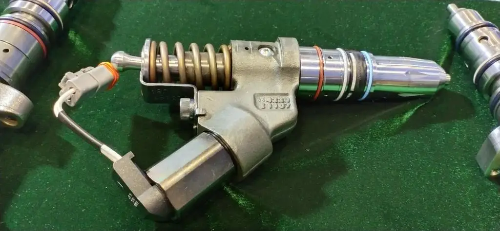 M11 Diesel engine parts 3411756 Fuel Injector for Cummins