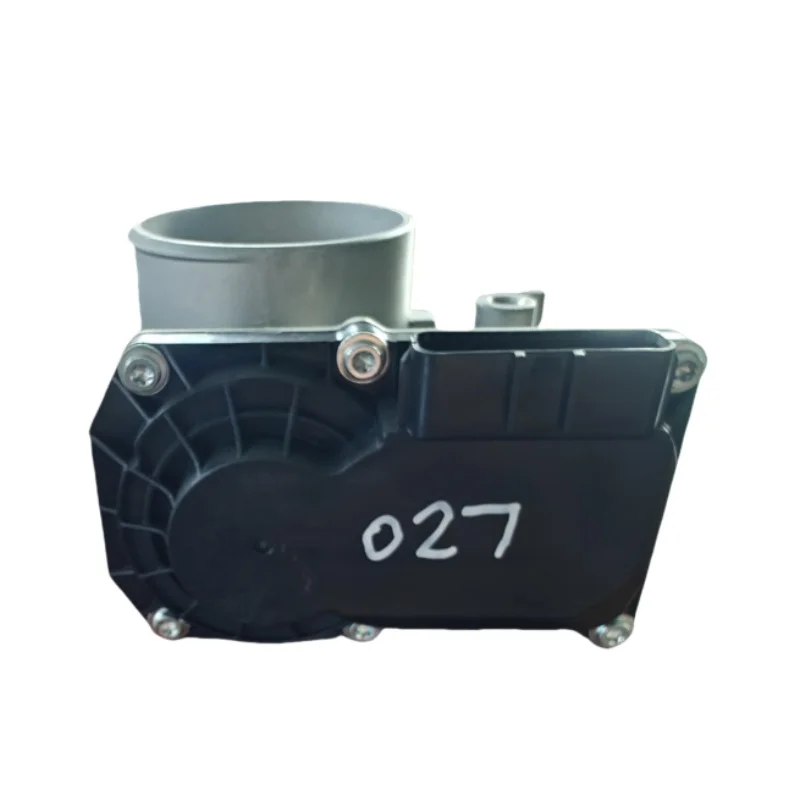 Throttle body PE0-113-640B PE0113640A PE0-113-640A For Mazda 3 CX-3 CX-5 PE0113640B