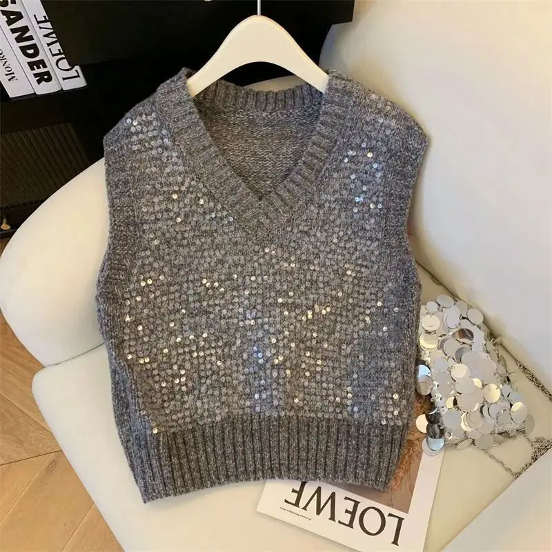 2024 new French fashion lazy style sweater V-neck gentle sweet sequined sleeveless vest women\'s knitted sweater