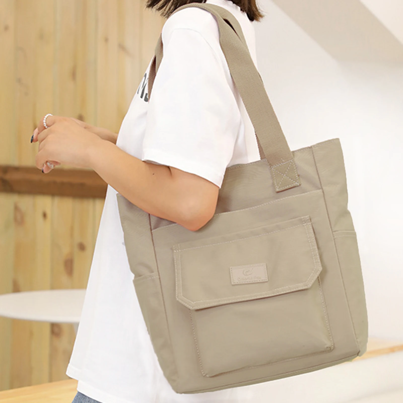 

Women's Large Capacity Handbag with Durable and Lightweight Nylon Material for Travel Sports Gym Vacation