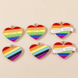 10pcs novo esmalte colorido arco-íris charme para brinco pulseira colar LGBT arco-íris coração bandeira pingente jóias fazendo acessórios 10 principais vendas lgbt pingentes - №8
