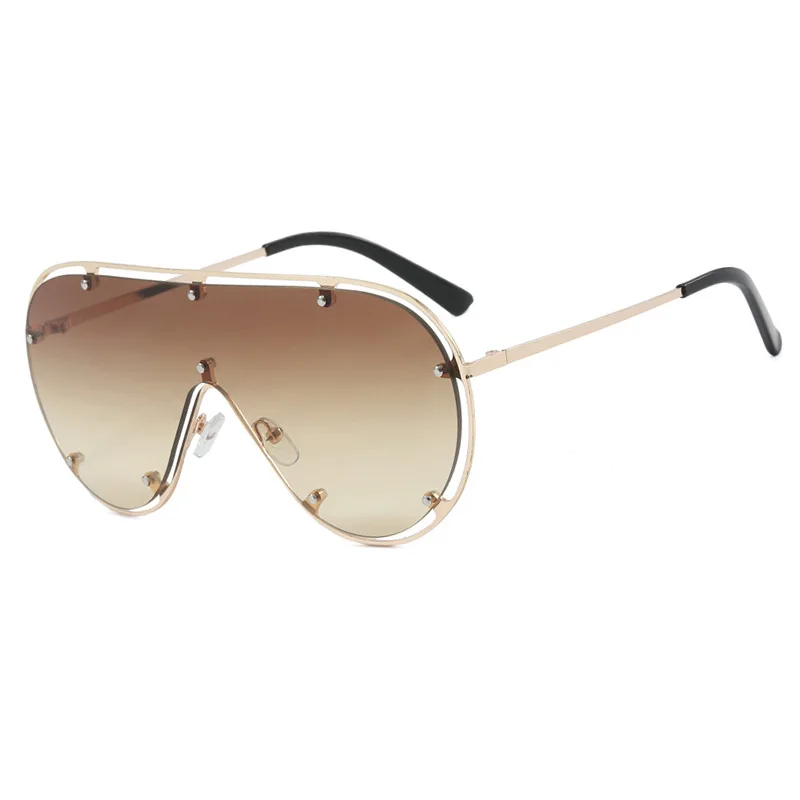Rivet Frog Large Frame Goggles Women Sunglasses New Metal Girls Big Sunglasses Ocean Lens Gothic Luxury Design Eyewear