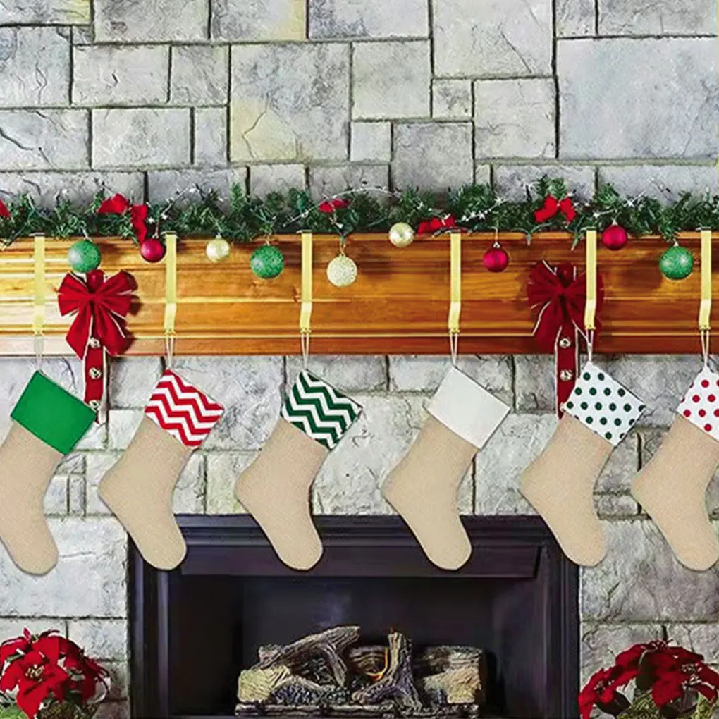 4PCS/SET Xmas Mantel Stocking Metal Hooks Right-Angle Design Non-Slip for Home Fireplace Decoration