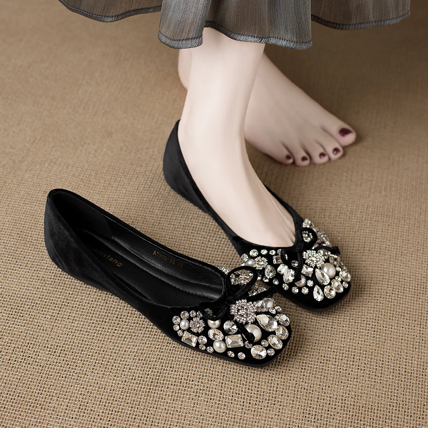retro-rhinestone-flat-head-shoes-women's-2026-autumn-new-style-this-year's-popular-single-ballet-flats-slip-on-round-toe