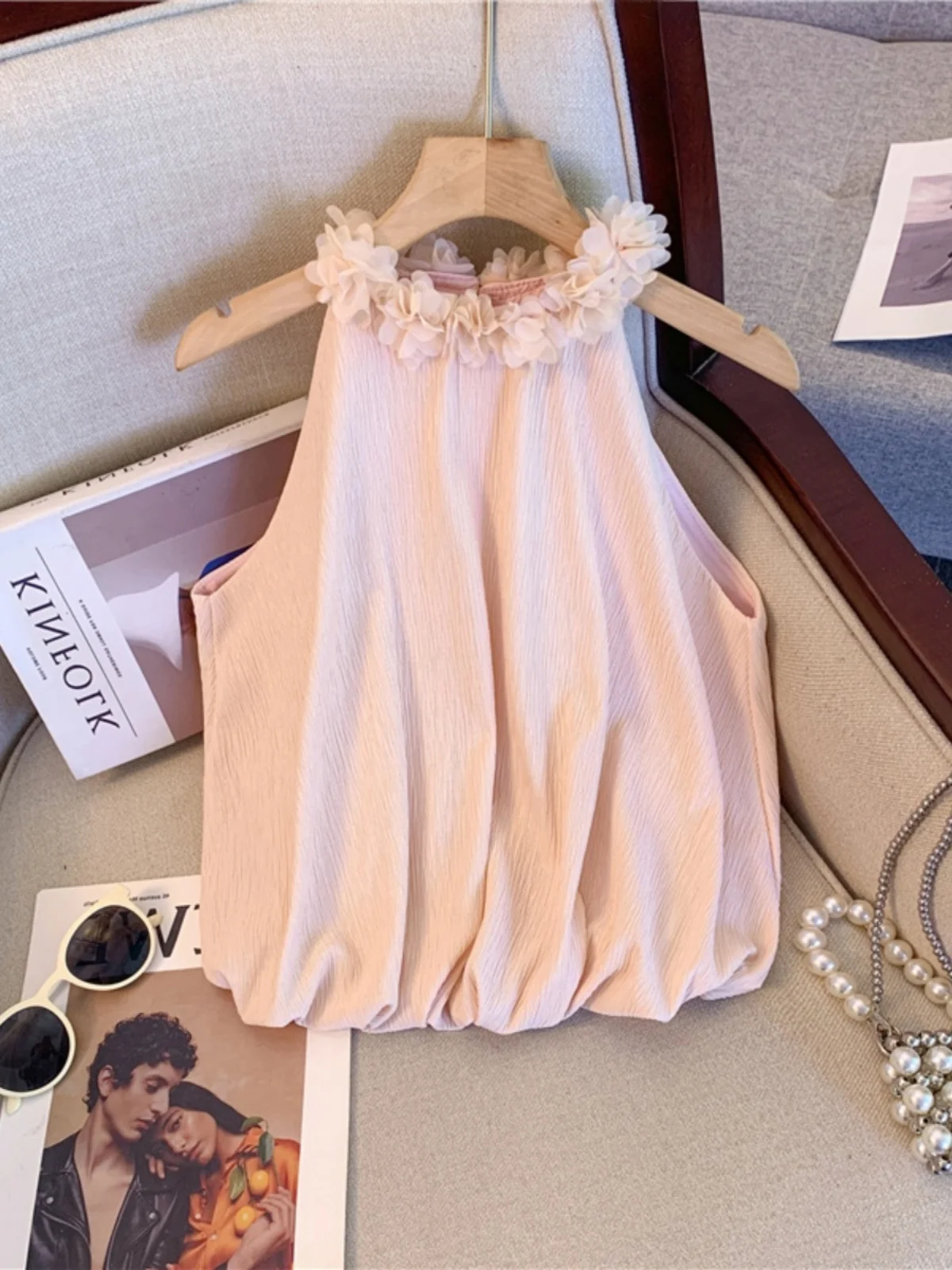 

Elegant French Style Lace Trim Neckline Vest Women's Summer Lightweight Sleeveless Top Slimming Knitted Polyester Fiber