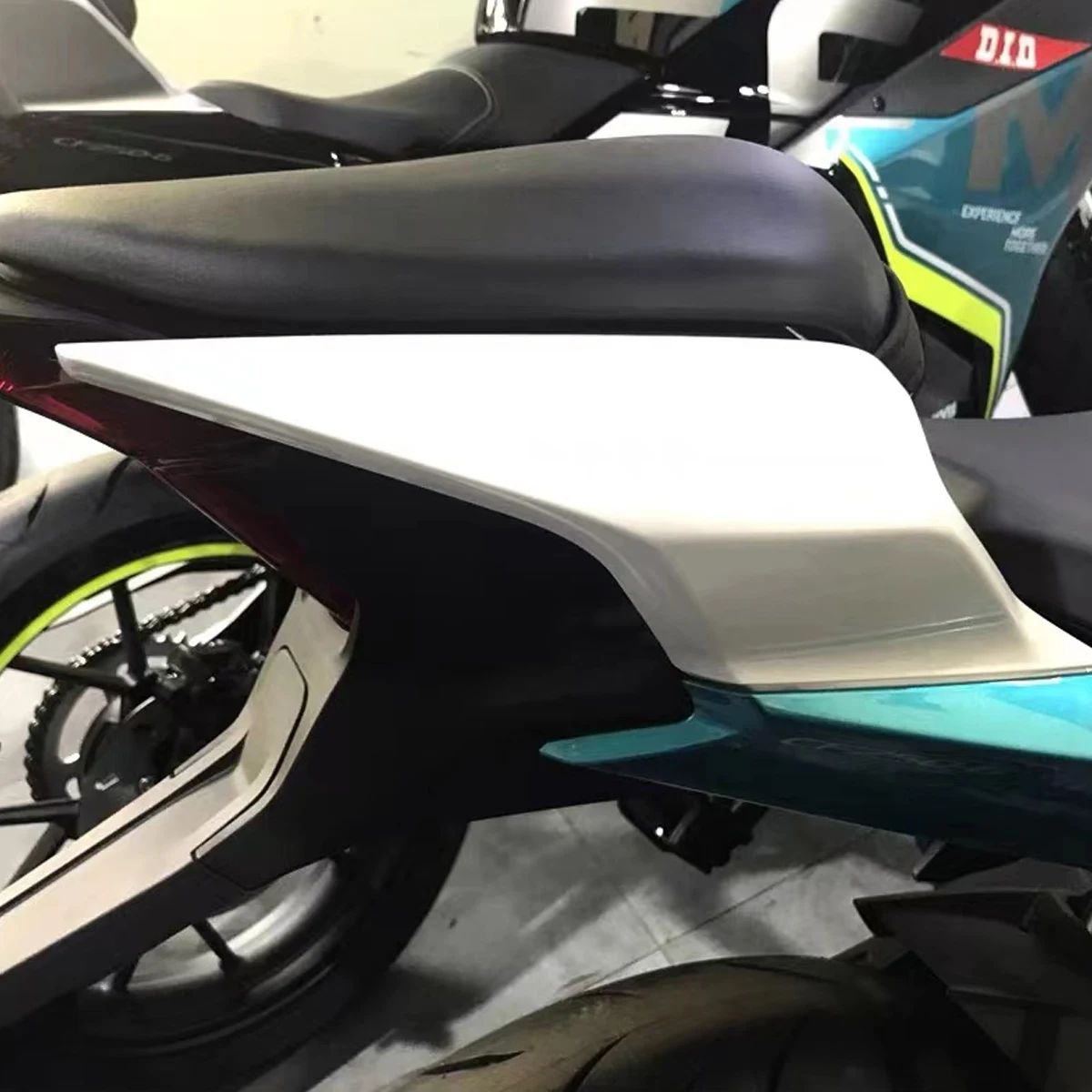 

Motorcycle Accessories CF250-6 Rear left rear right rear cover Rear guard trim plate FOR CFMOTO 250SR MY22 300SR CF250-6