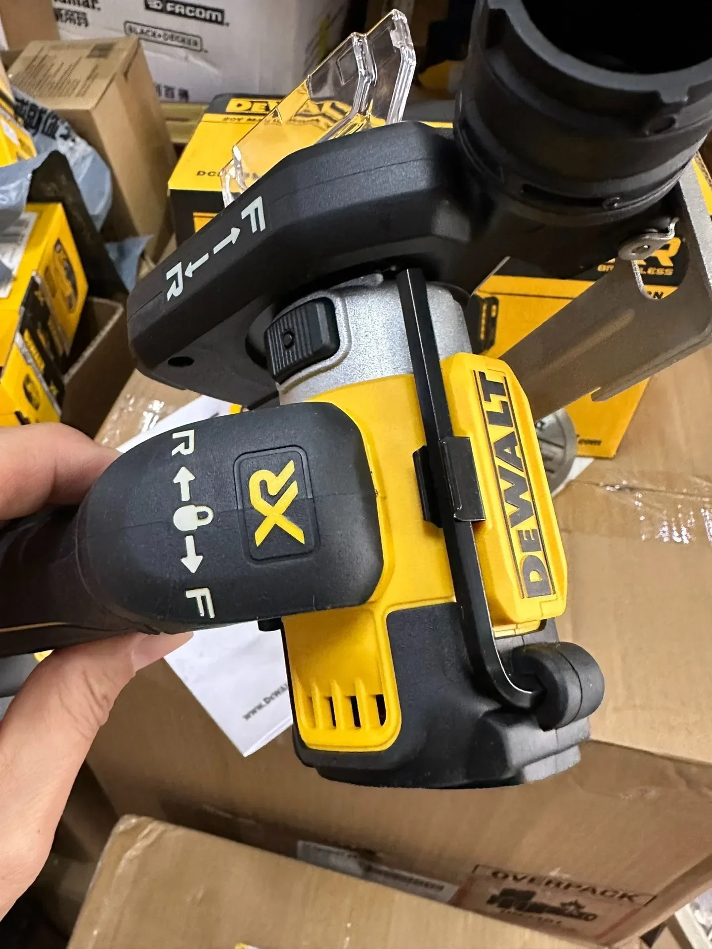 DeWALT DCS438B 20V MAX  3\