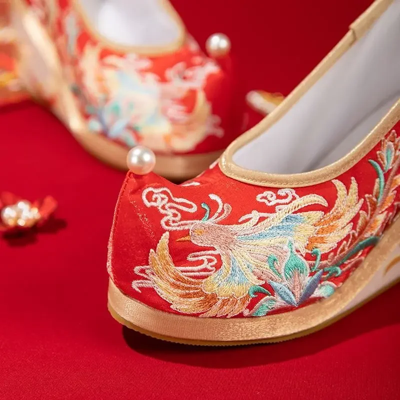 Chinese Style Xiuhe Shoes Phoenix Embroidery Han Wedding Women's Antique Style Upturned Head Pearl Shoes Embroidered Shoes