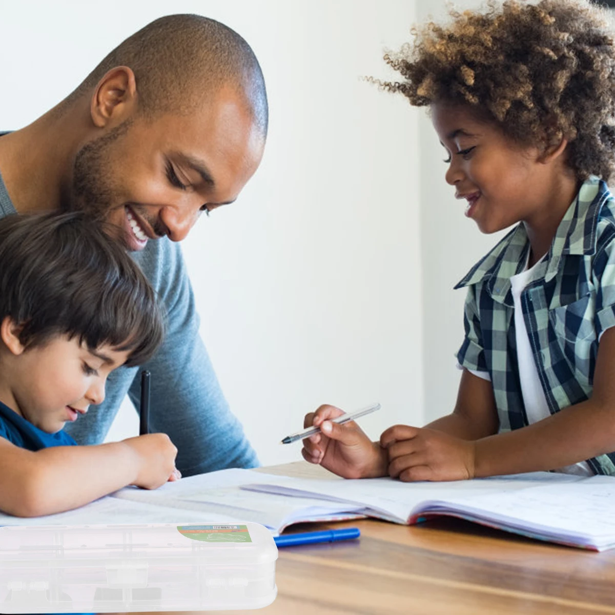 

2Pcs Modern Transparent Pencil Case Double Compartment Plastic Pen Chic Design Ideal for School Work Travel Gift