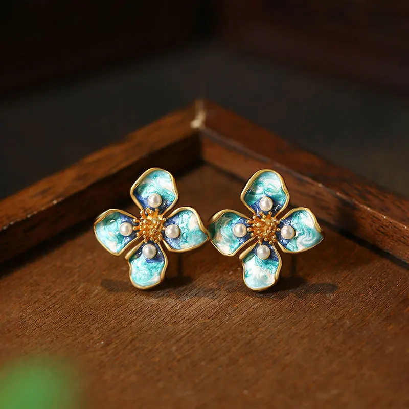 

Chinese Classical Enamel Craftsmanship Pearl Flower Women's Earnail Temperament Classic Retro Jewelry