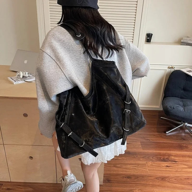 

Высококачественная женская сумка через плечо с повседневным винтажным ощущением и популярными элегантными деталями, подходящая для офисных поездок на работу ​