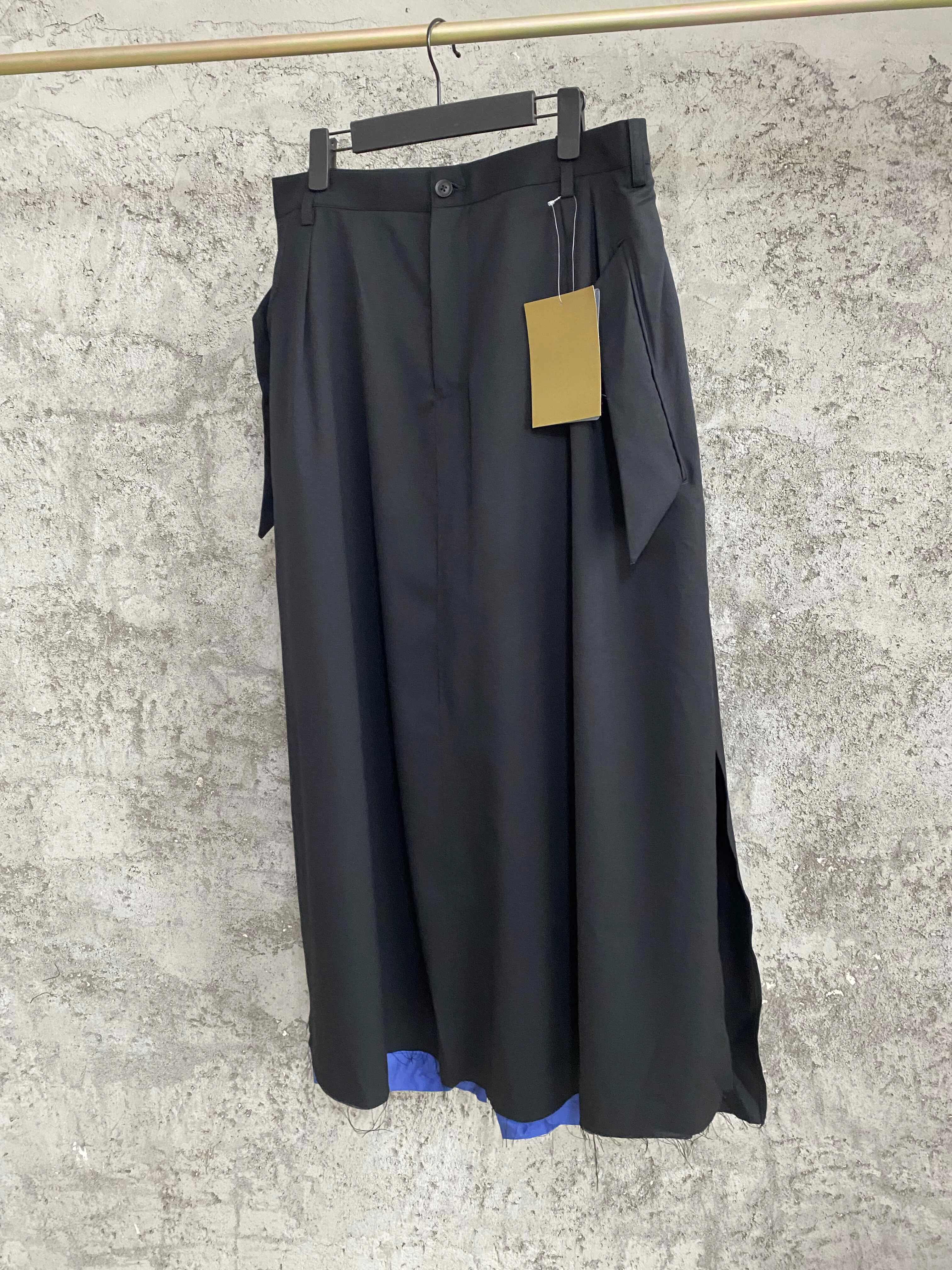 

TOP-YAMAMOTO original design vacation-style oversized pocket multi-button casual pants, loose and comfortable long pants