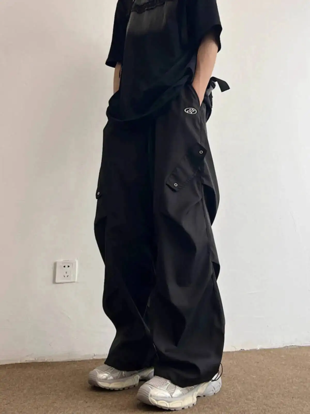 

Men's Hiphop Street Style Casual Cargo Pants 2026 Spring Gender Neutral Vintage Wrinkle Draped Wide Leg Casual Trousers